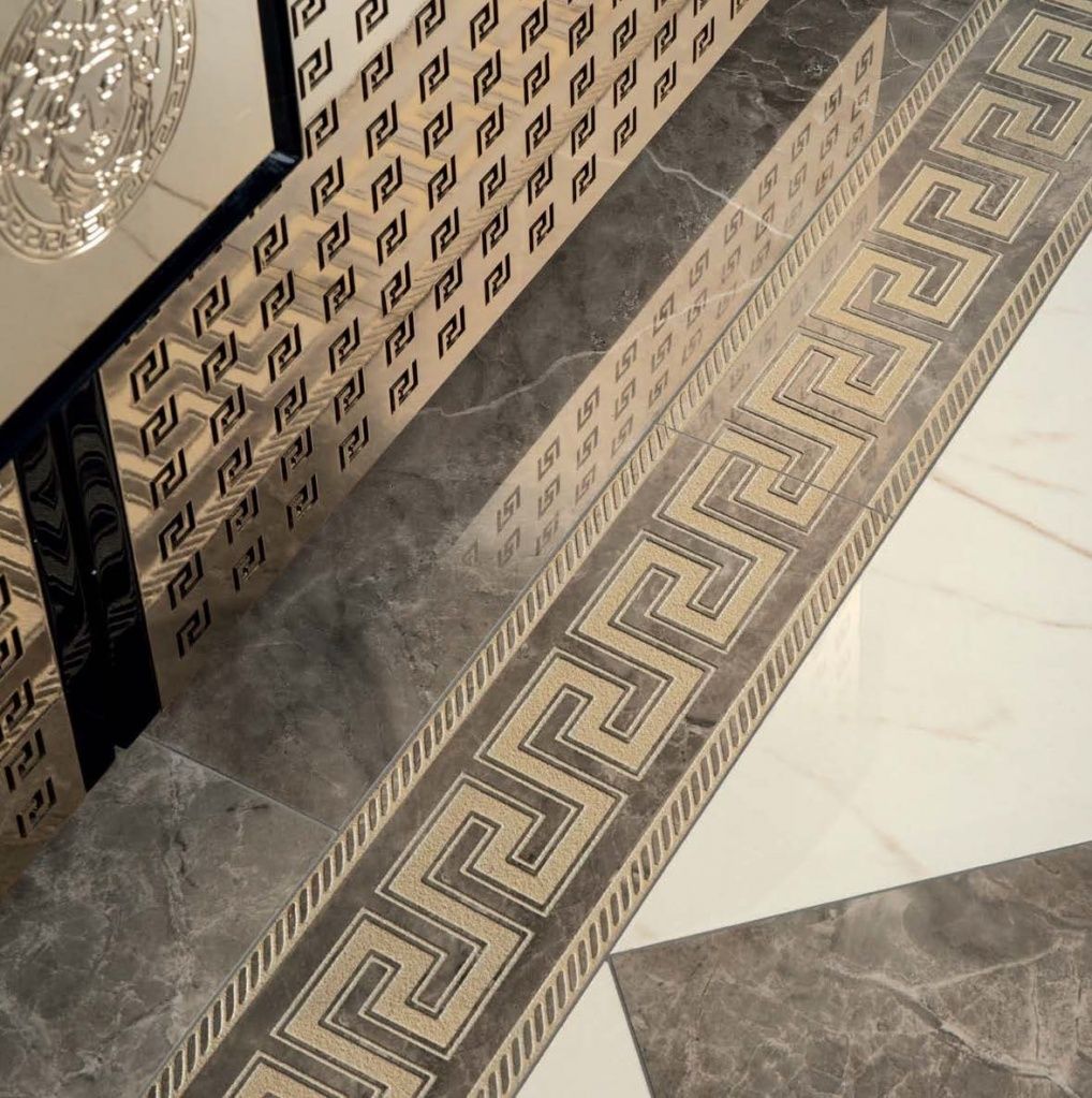 Versace 12.jpg Versace 12.jpg
